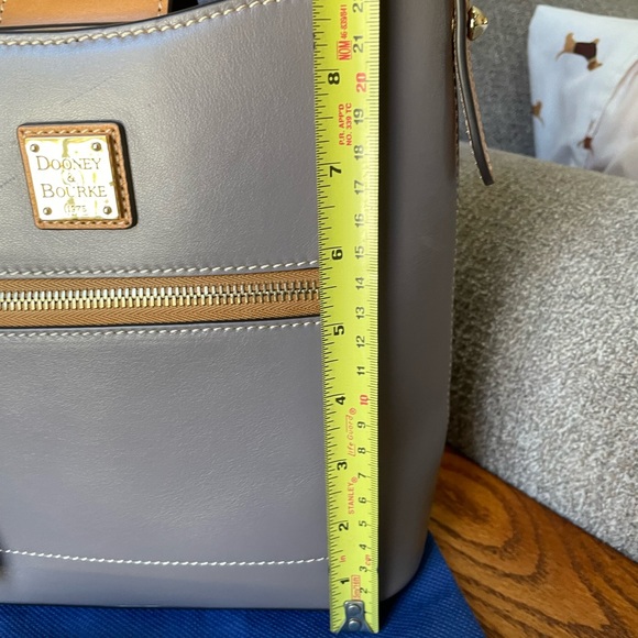 Dooney Bourke shoulder/crossbody bag - Picture 5 of 6